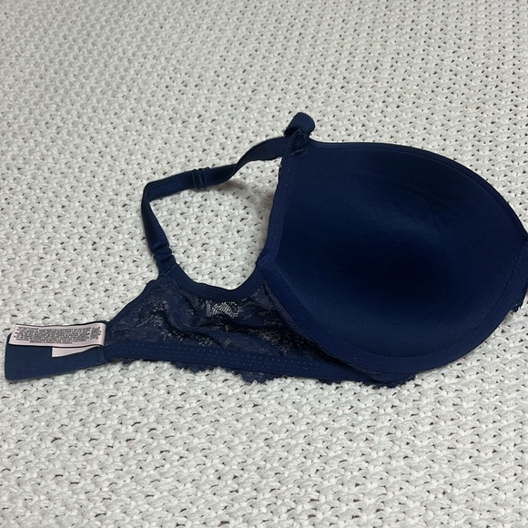 Victoria’s Secret | Dream Angels Push-Up Bra - Picture 4 of 9